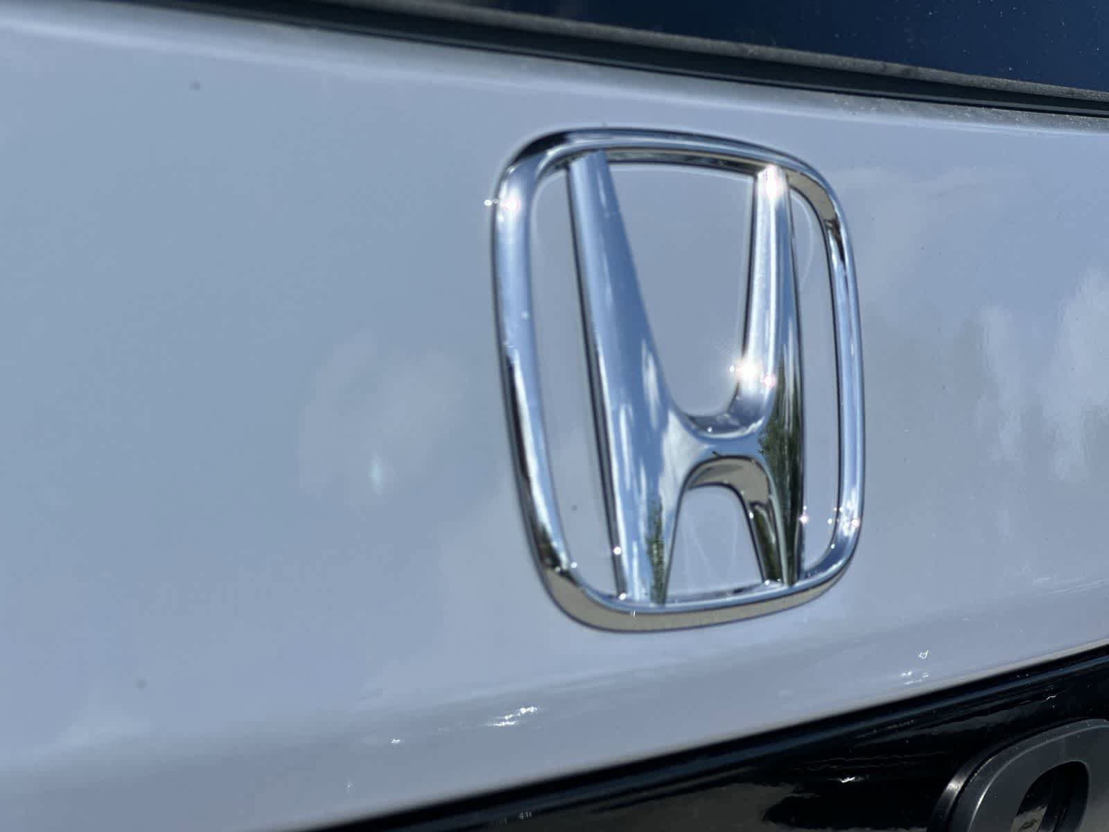 New 2026 Honda Pilot Sport image 10