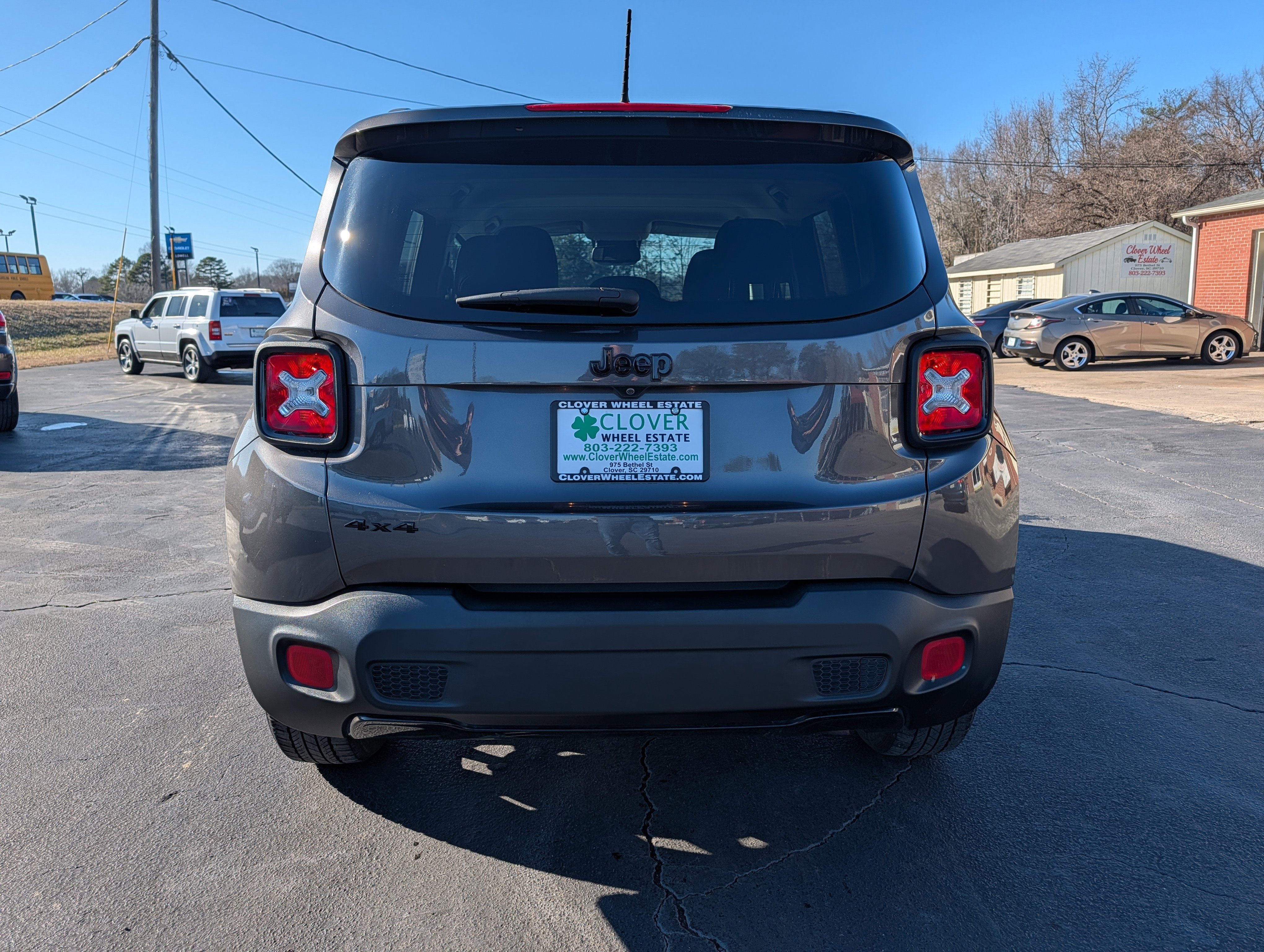 Used 2017 Jeep Renegade Altitude AWD/4WD image 7
