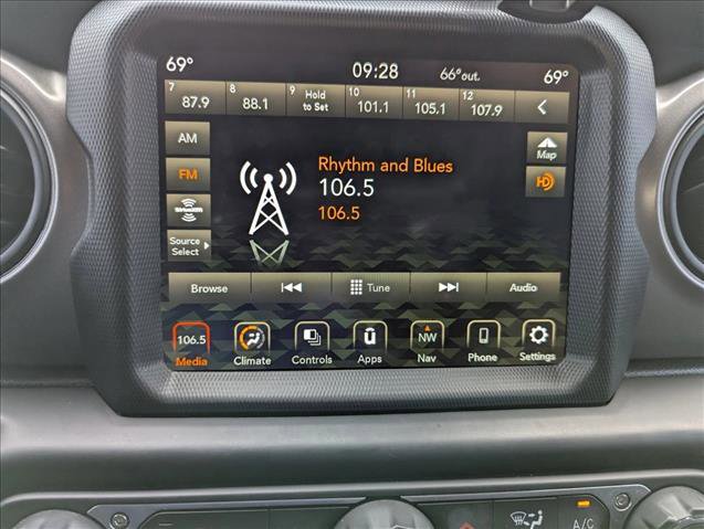 Used 2023 Jeep Wrangler Willys image 18