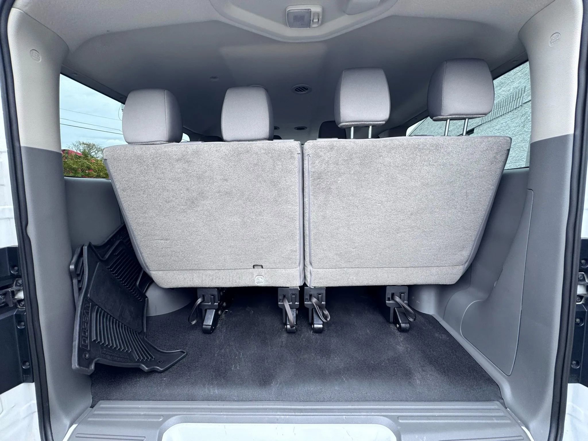 Used 2018 Nissan NV 3500 S image 18