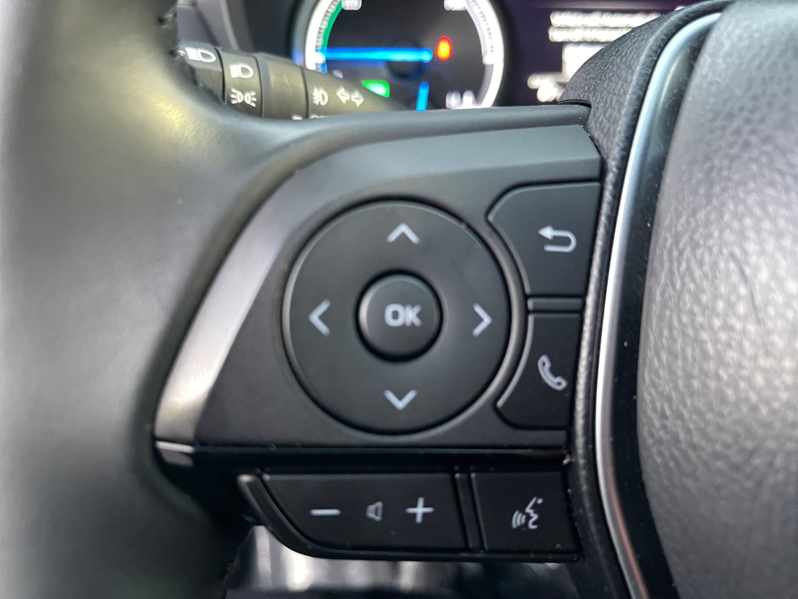 Used 2024 Toyota Venza XLE image 21