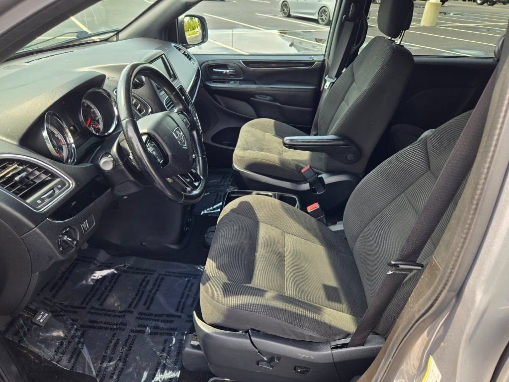 Used 2020 Dodge Grand Caravan SE FWD image 20