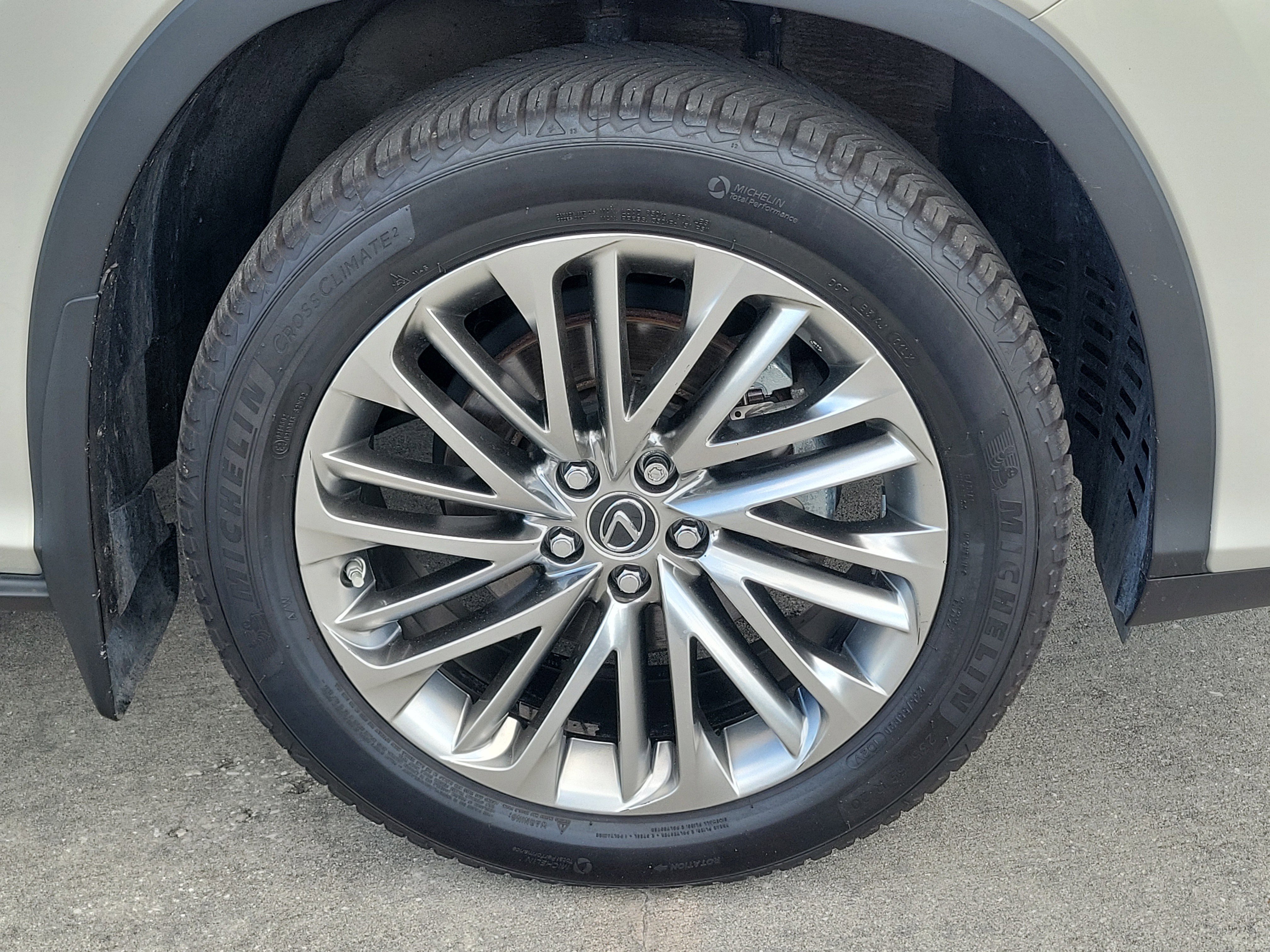 Used 2020 Lexus RX 350L Luxury w/ Accessory Package image 7