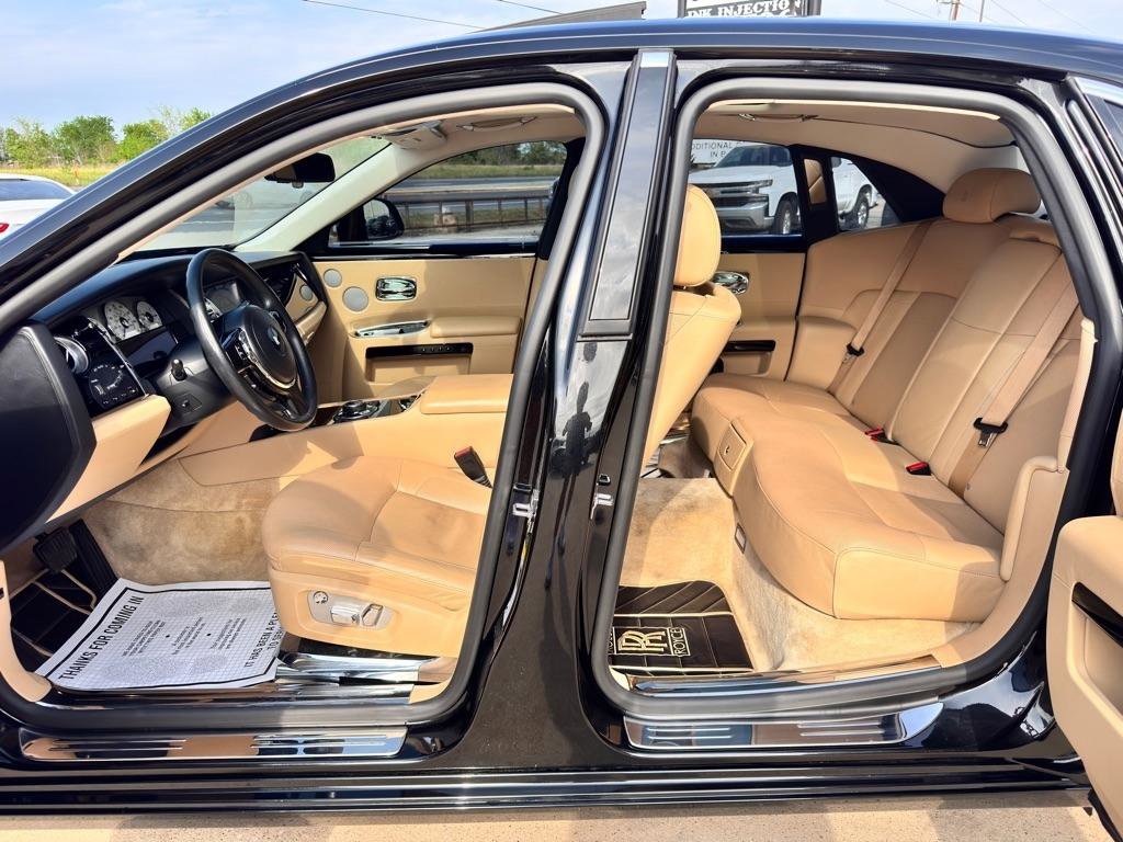 Used 2014 Rolls-Royce Ghost RWD image 30