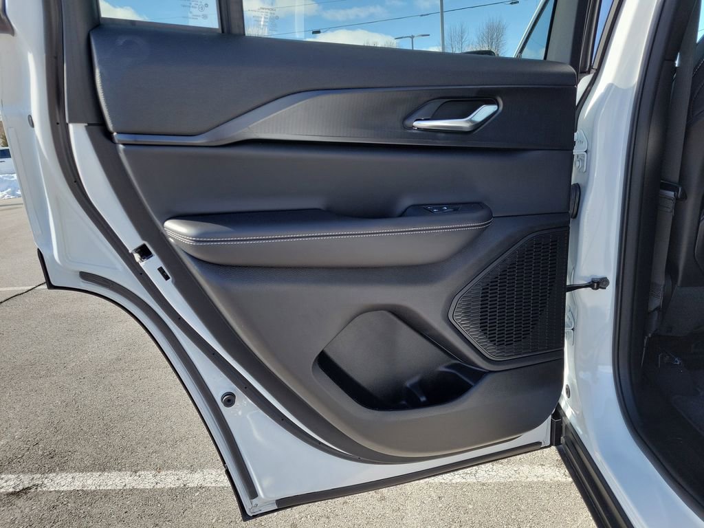 New 2025 Jeep Grand Cherokee Laredo X w/ Luxury Tech Group I image 12