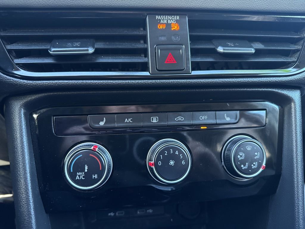 Used 2023 Volkswagen Taos SE image 33