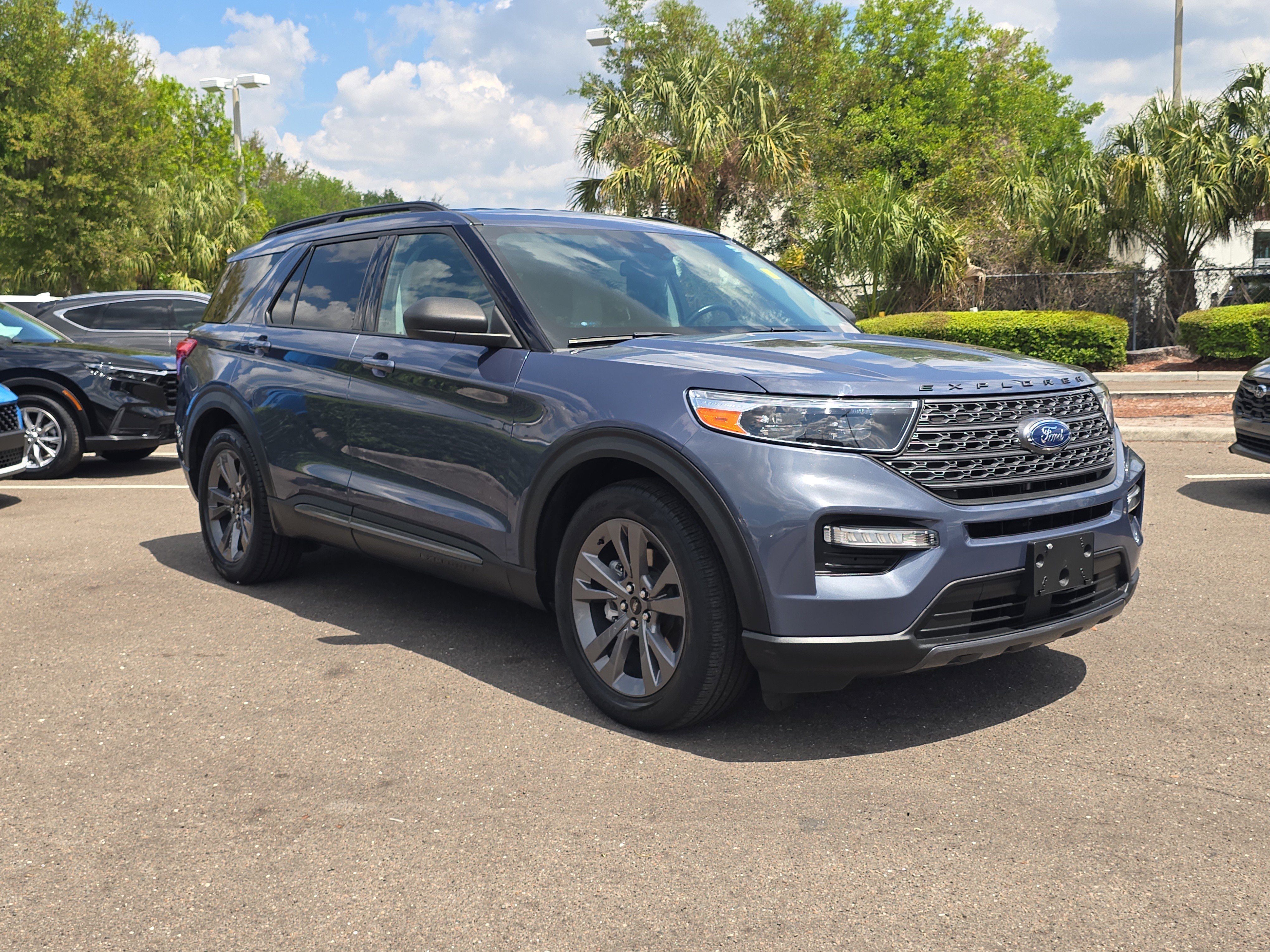 Used 2021 Ford Explorer XLT w/ Equipment Group 202A image 2