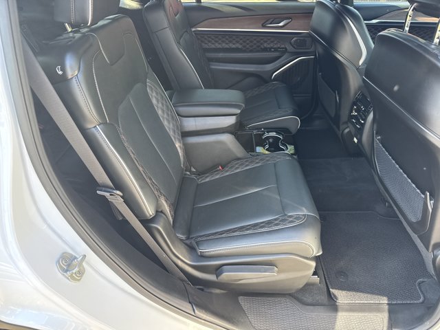 Certified 2025 Jeep Grand Cherokee L Summit AWD/4WD image 17