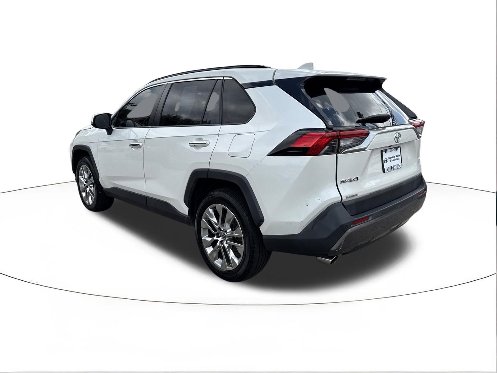 Used 2020 Toyota RAV4 Limited w/ Limited Grade Weather Package FWD image 5