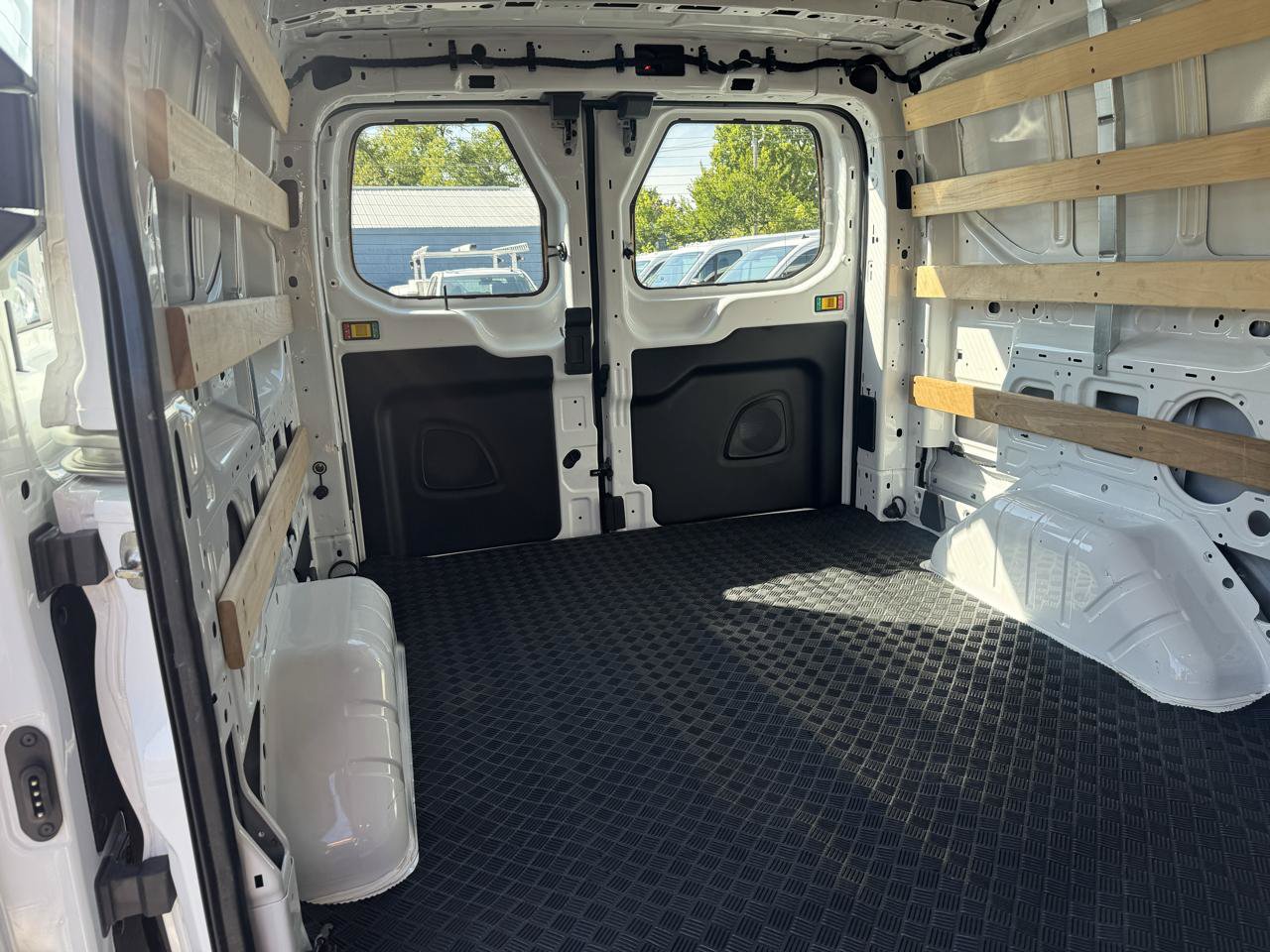 Used 2025 Ford Transit 250 Low Roof w/ Exterior Upgrade Package RWD image 10