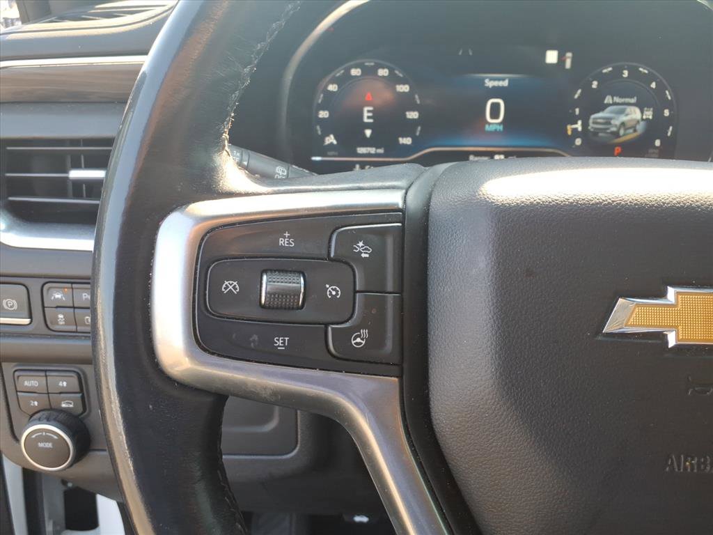 Used 2022 Chevrolet Suburban LT w/ Luxury Package image 11