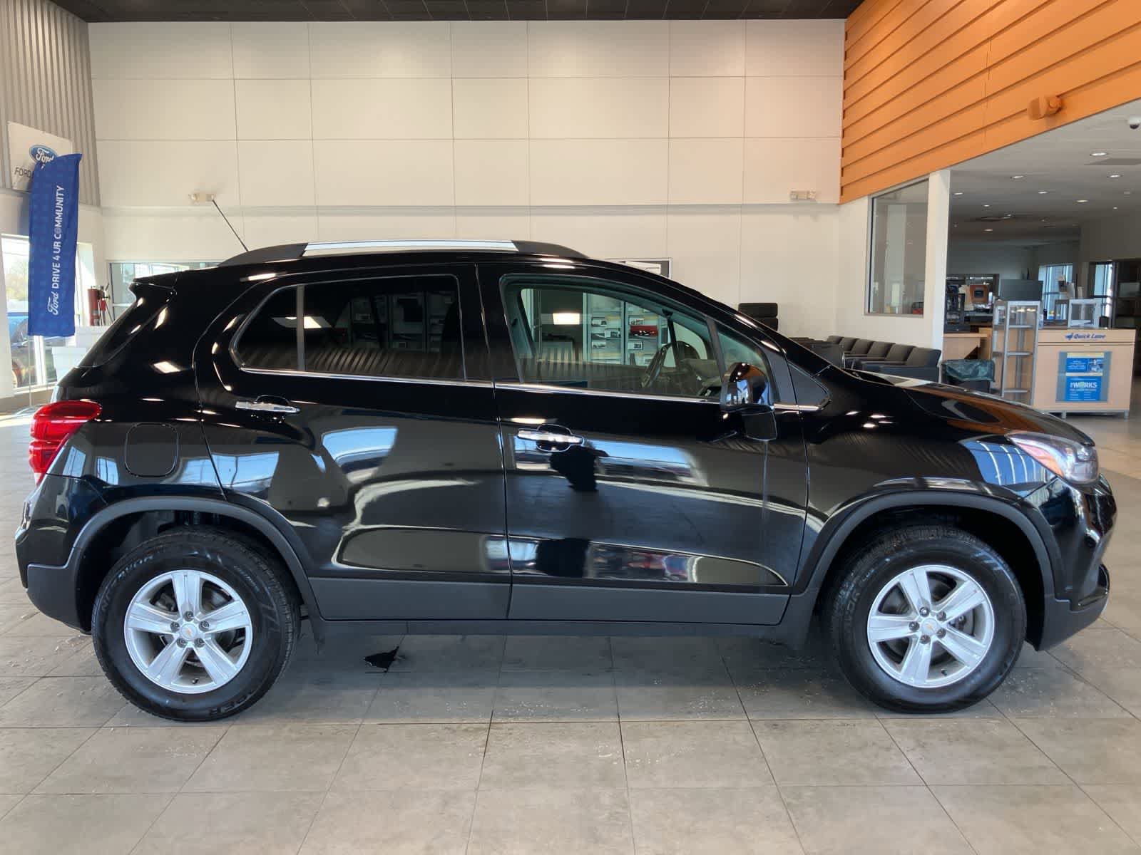 Used 2019 Chevrolet Trax LT w/ LT Convenience Package AWD/4WD image 4