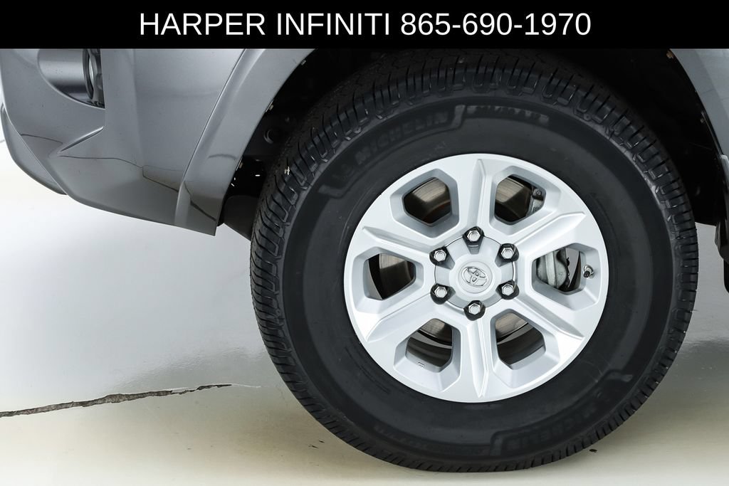 Used 2020 Toyota 4Runner SR5 Premium w/ Moonroof Package AWD/4WD image 43