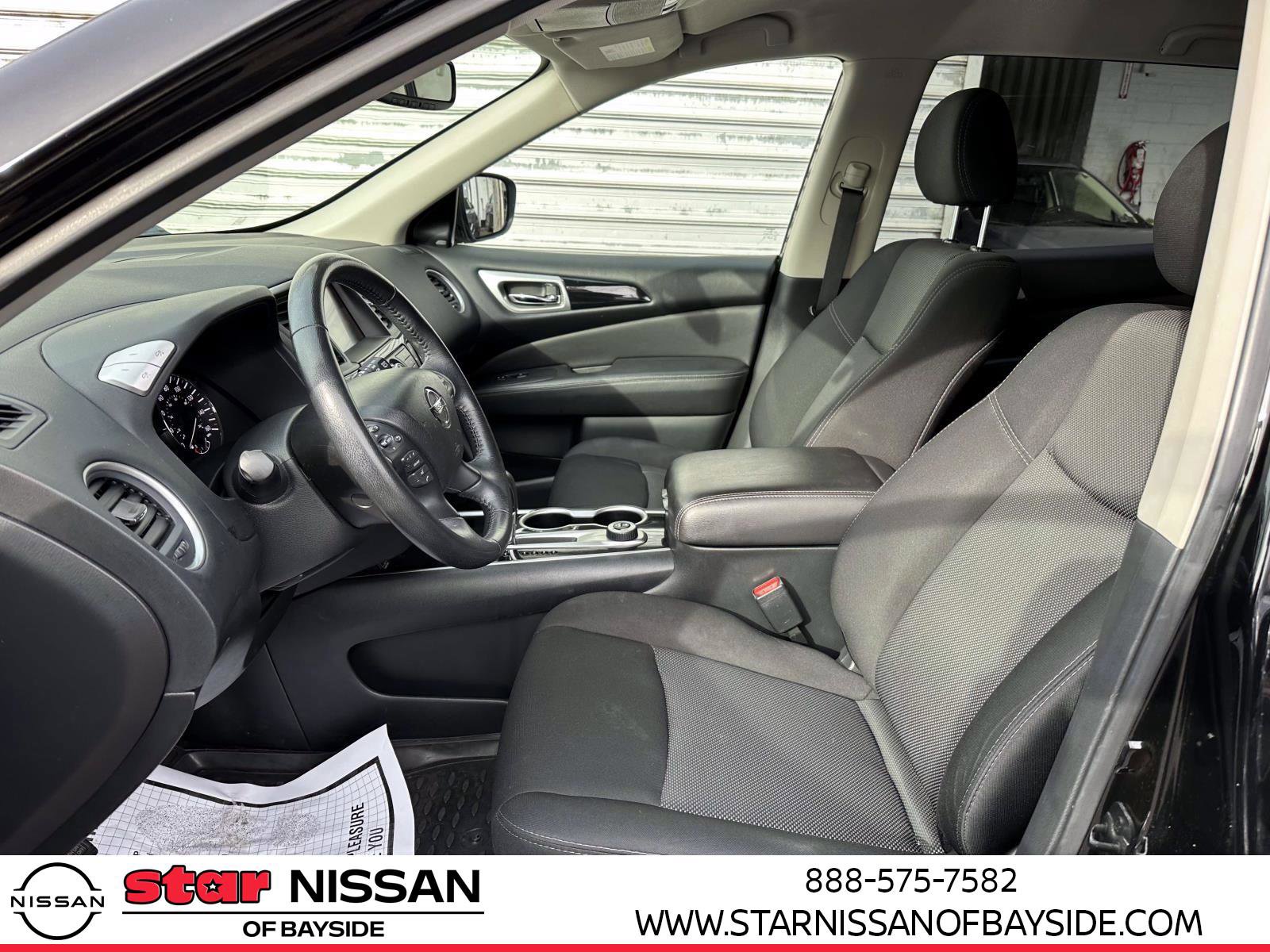 Used 2019 Nissan Pathfinder SV image 15