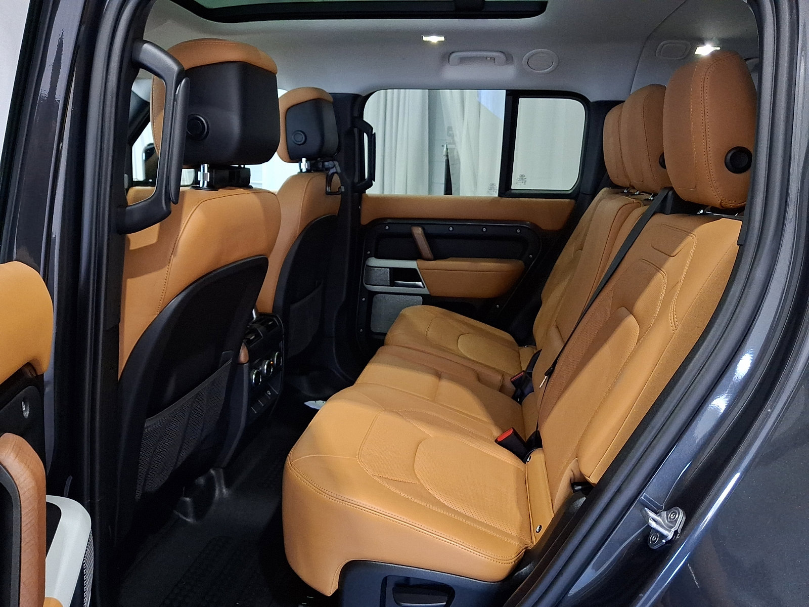 Certified 2023 Land Rover Defender 130 First Edition image 9