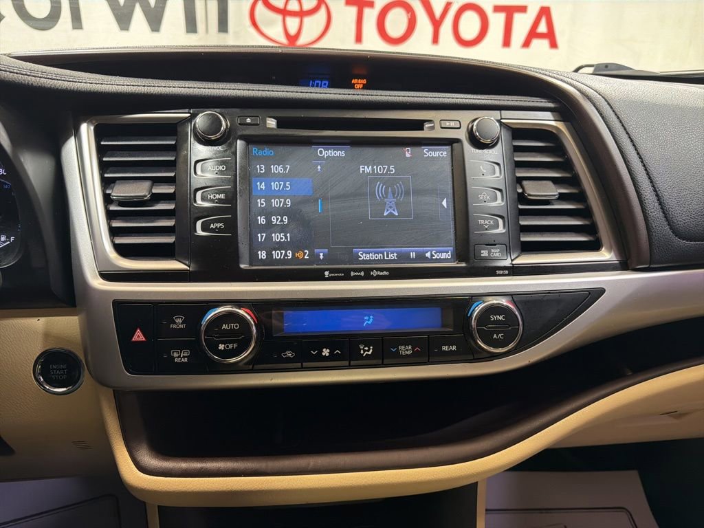 Used 2016 Toyota Highlander XLE AWD/4WD image 31