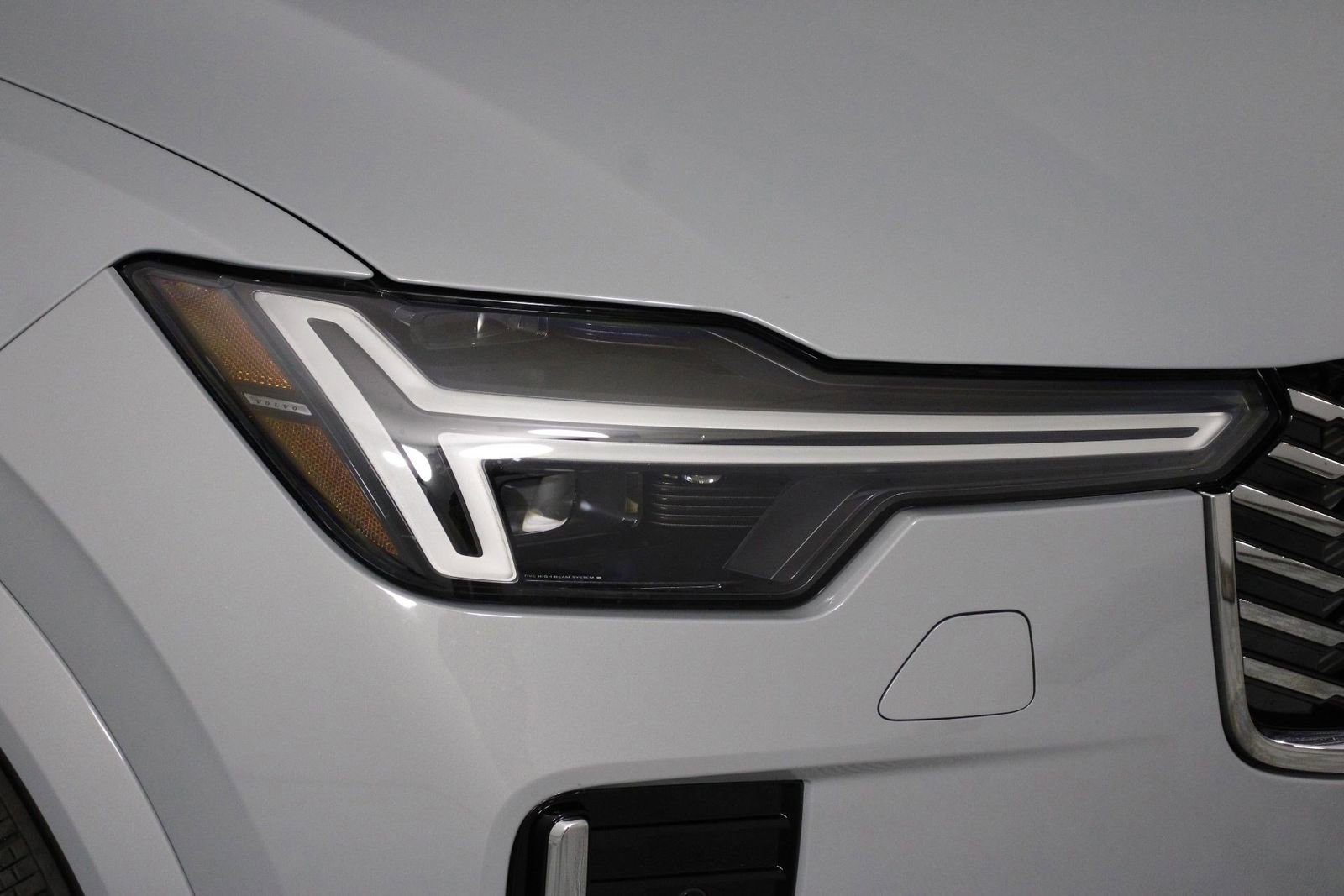 Certified 2026 Volvo XC90 B6 Plus image 26