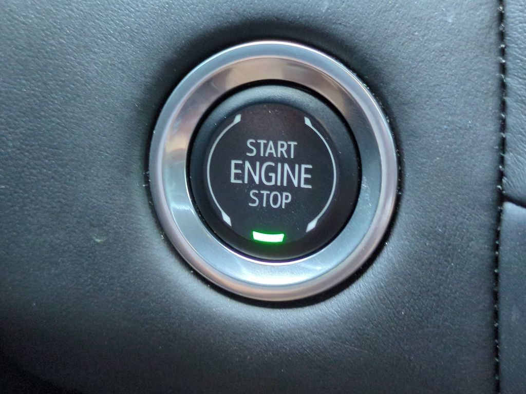 Used 2024 GMC Yukon Denali Ultimate AWD/4WD image 32