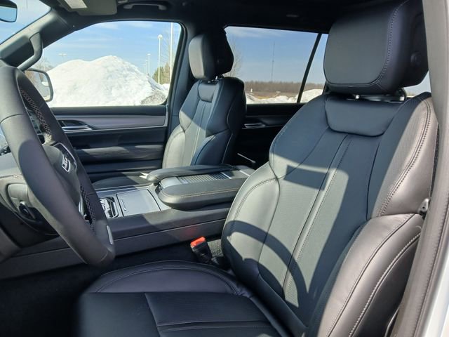 New 2026 Jeep Grand Wagoneer 4WD w/ Premium Group I image 11