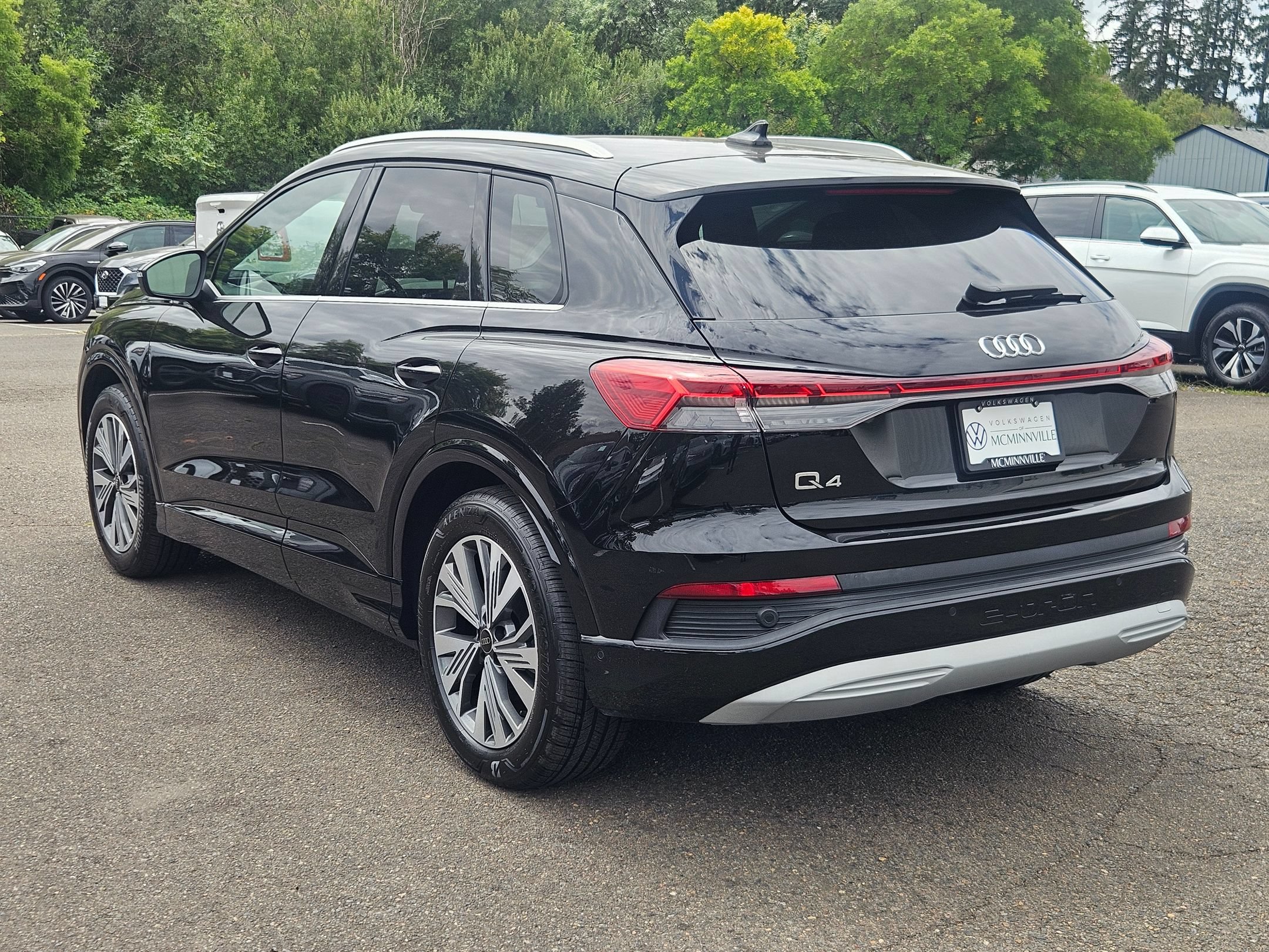 Used 2023 Audi Q4 e-tron Premium Plus w/ Premium Plus RWD image 3