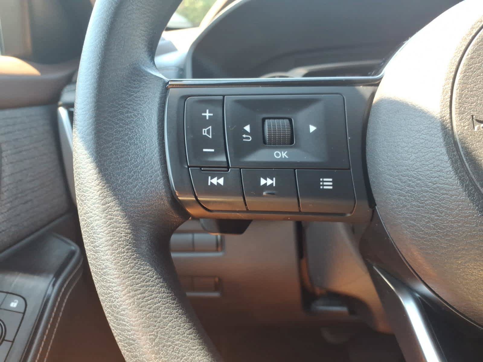 Certified 2022 Nissan Rogue SV AWD/4WD image 23