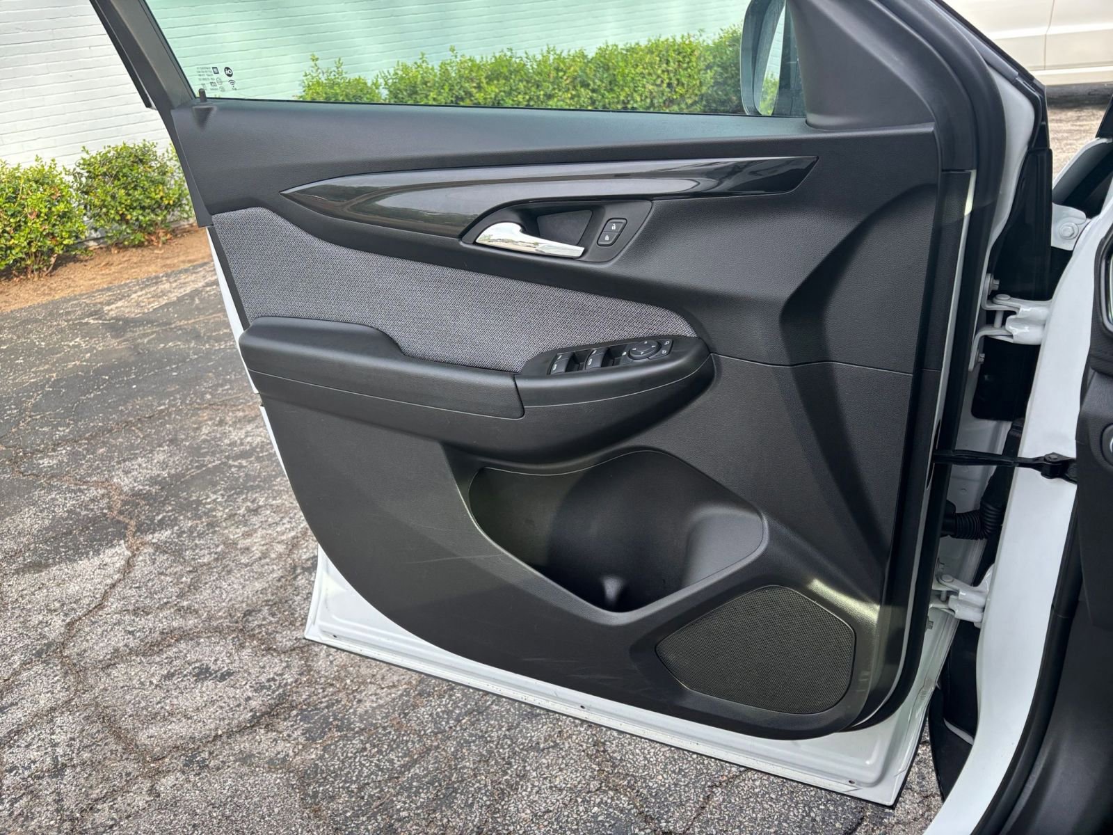 Used 2025 Chevrolet TrailBlazer LT image 18