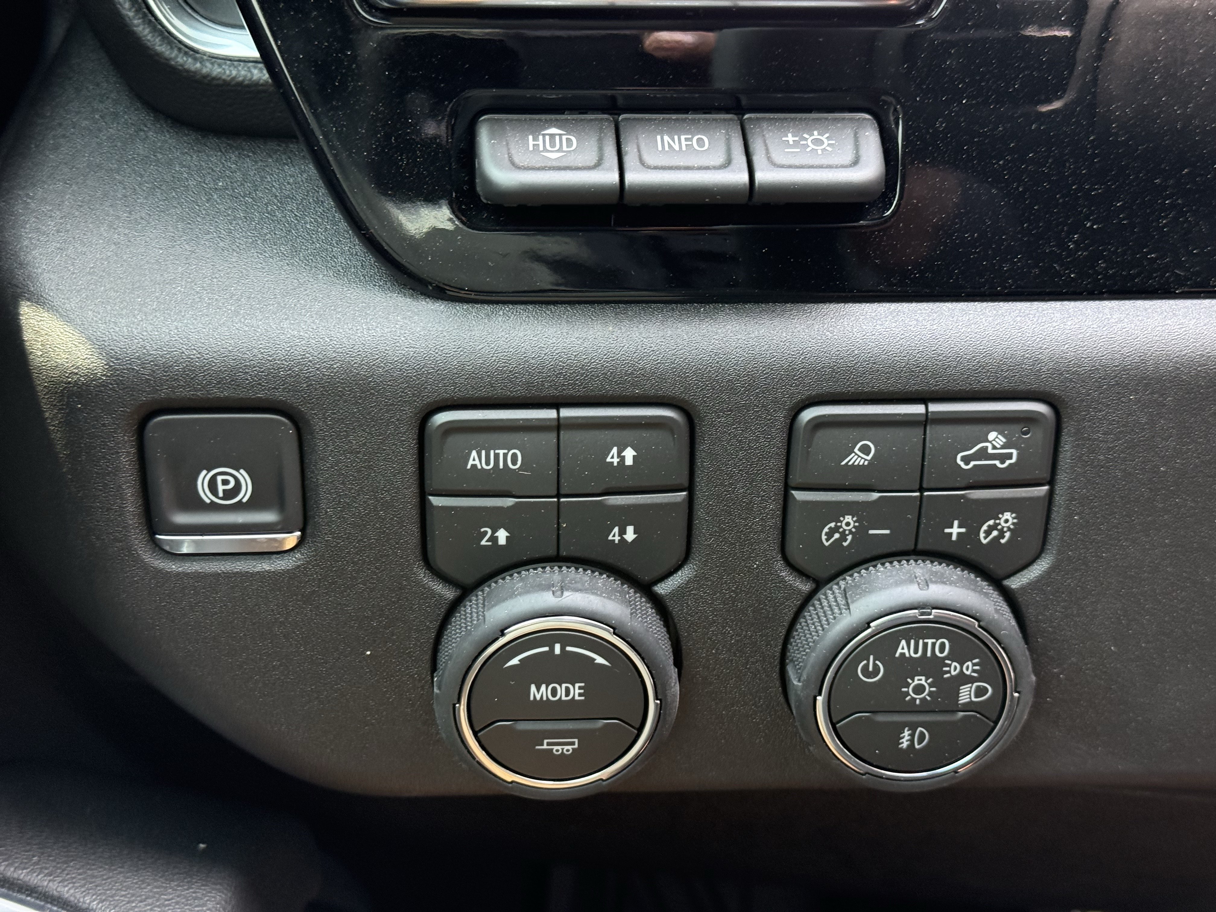 New 2026 Chevrolet Silverado 2500 High Country w/ Midnight Edition AWD/4WD image 27