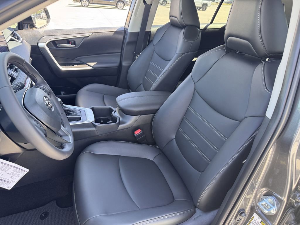 Used 2025 Toyota RAV4 XLE Premium FWD image 26