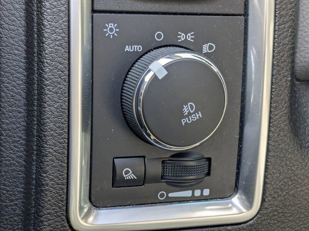 Used 2018 RAM 1500 Lone Star image 13