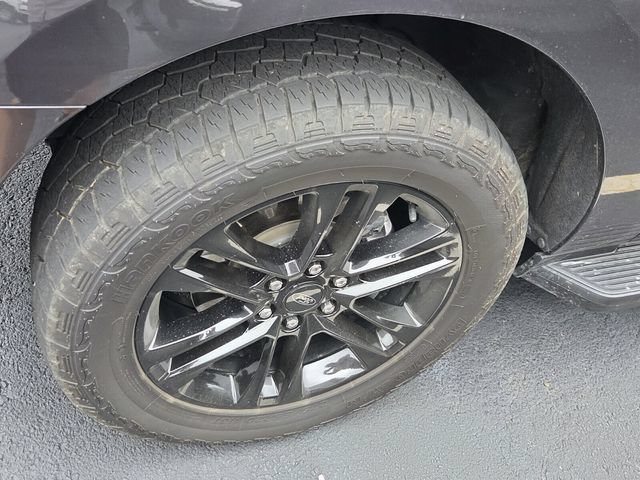 Used 2024 Ford Expedition XLT RWD image 7