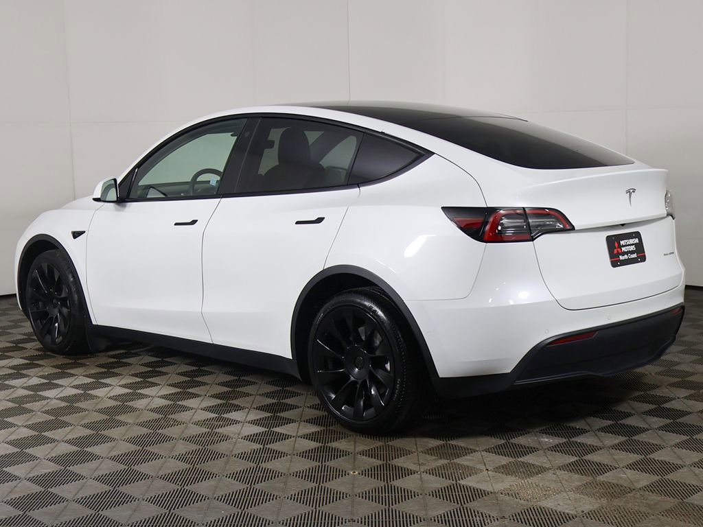 Used 2021 Tesla Model Y Long Range image 10