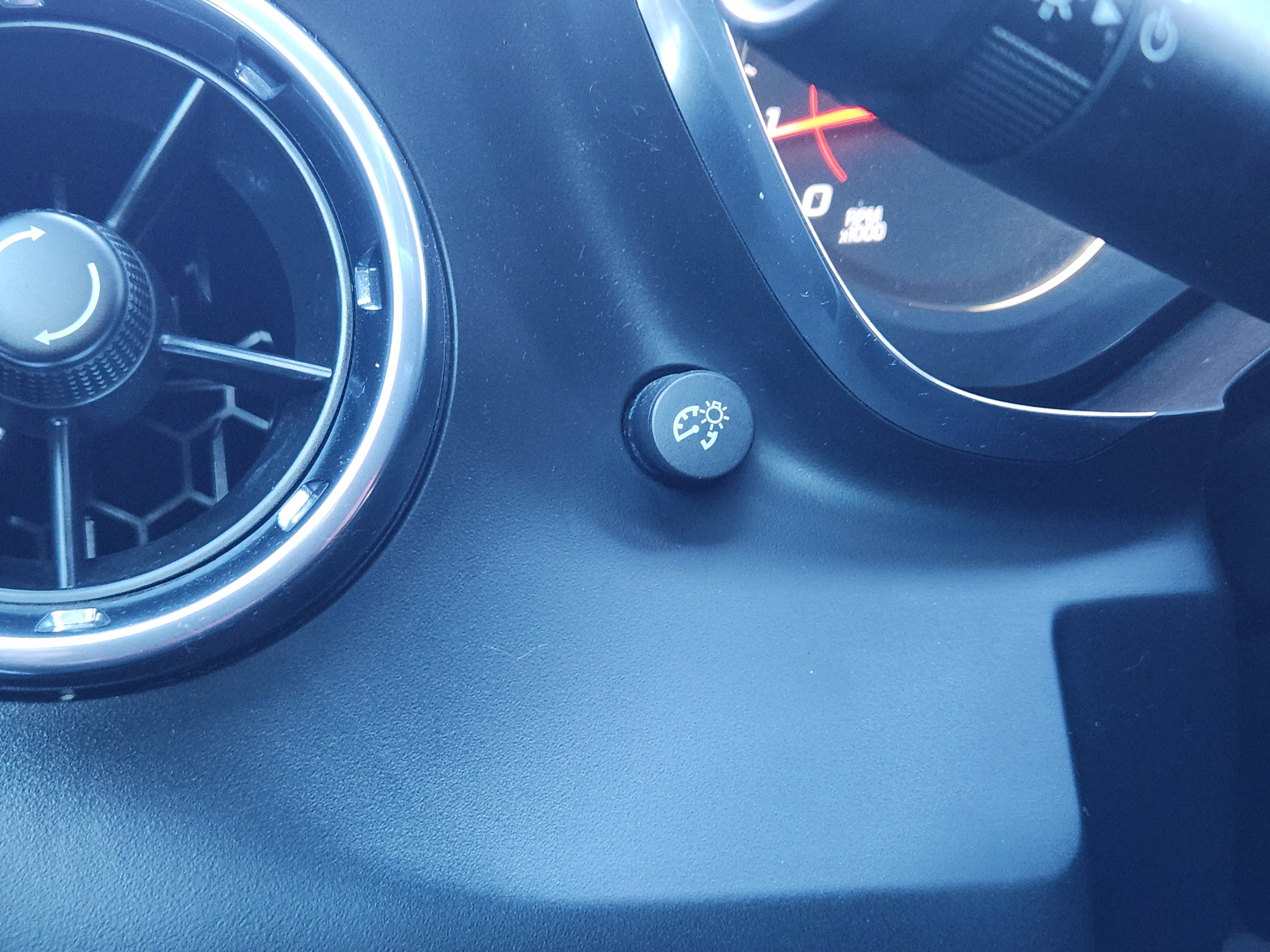 Used 2020 Chevrolet Camaro LT w/ RS Package image 33