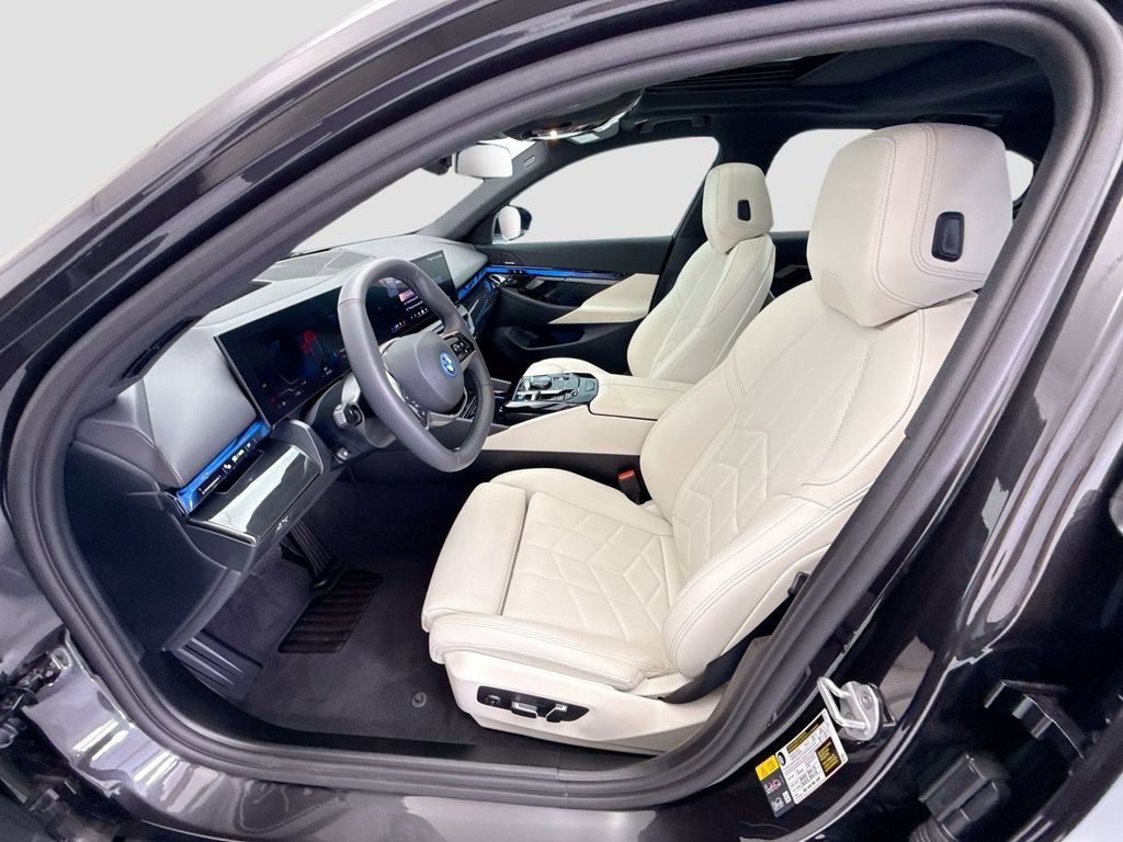 Certified 2026 BMW i5 eDrive40 w/ Premium Package RWD image 18