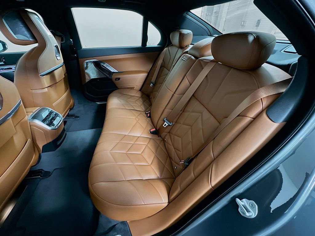 New 2026 BMW 760i xDrive w/ Executive Package image 17