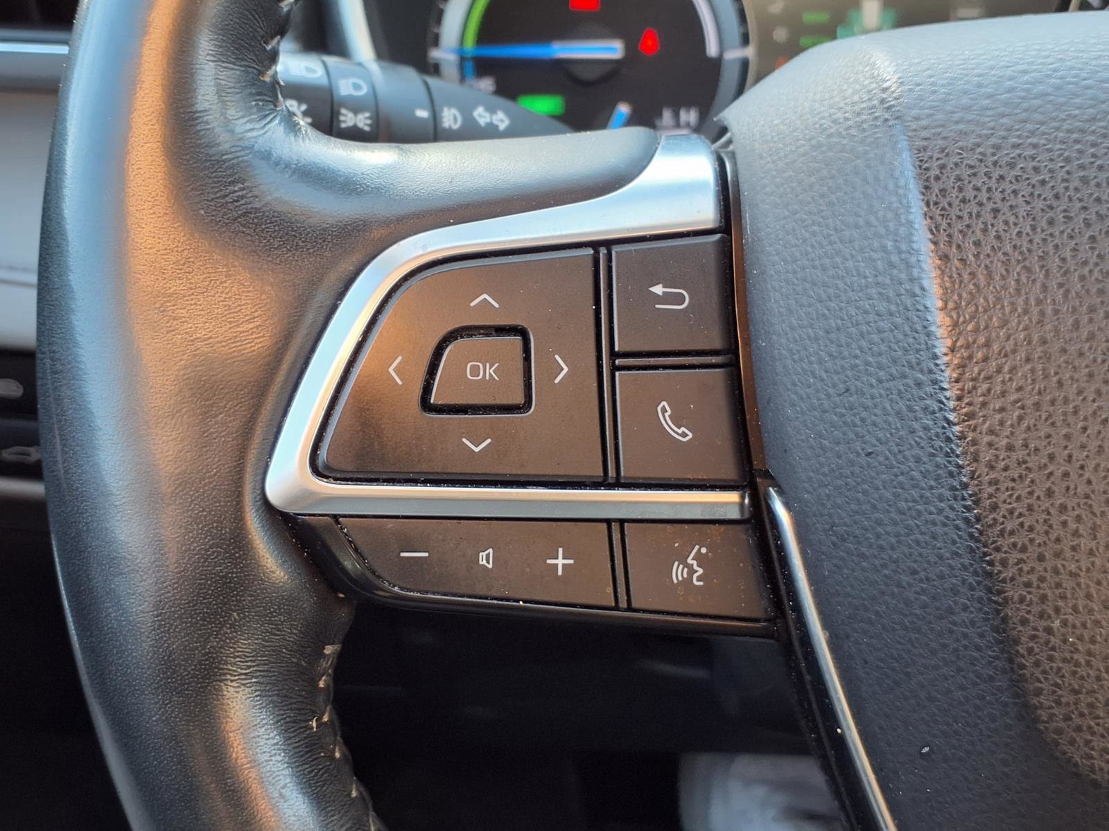 Certified 2021 Toyota Highlander Platinum image 17