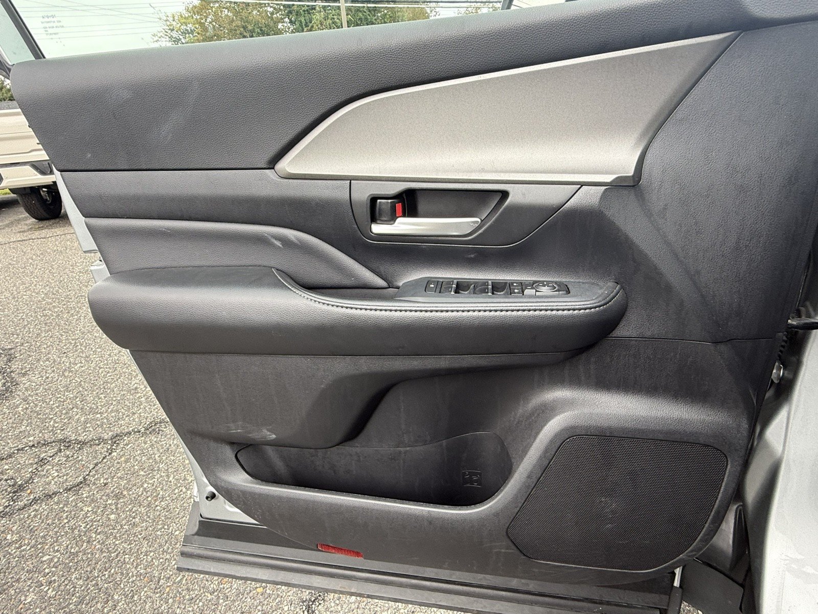 Used 2025 Toyota Grand Highlander AWD image 17