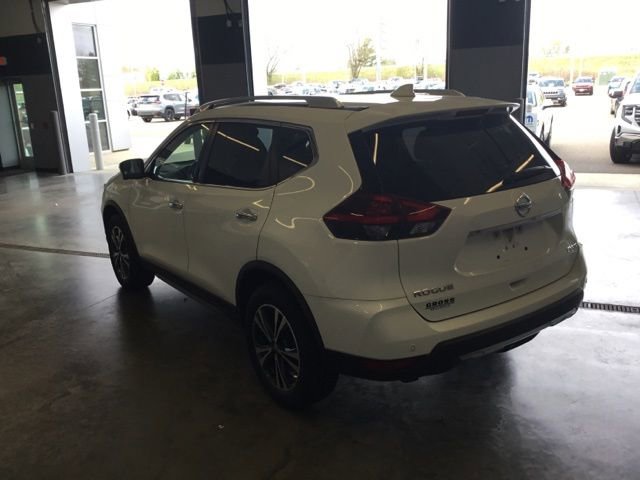 Used 2020 Nissan Rogue SV w/ Premium Package AWD/4WD image 6
