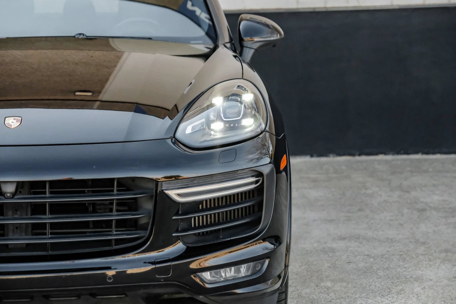 Used 2018 Porsche Cayenne GTS w/ Premium Package Plus AWD/4WD image 52