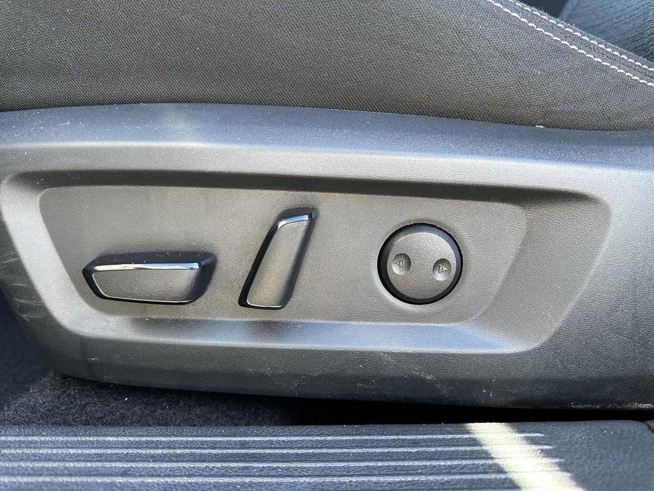 Used 2023 Nissan Rogue SV image 20