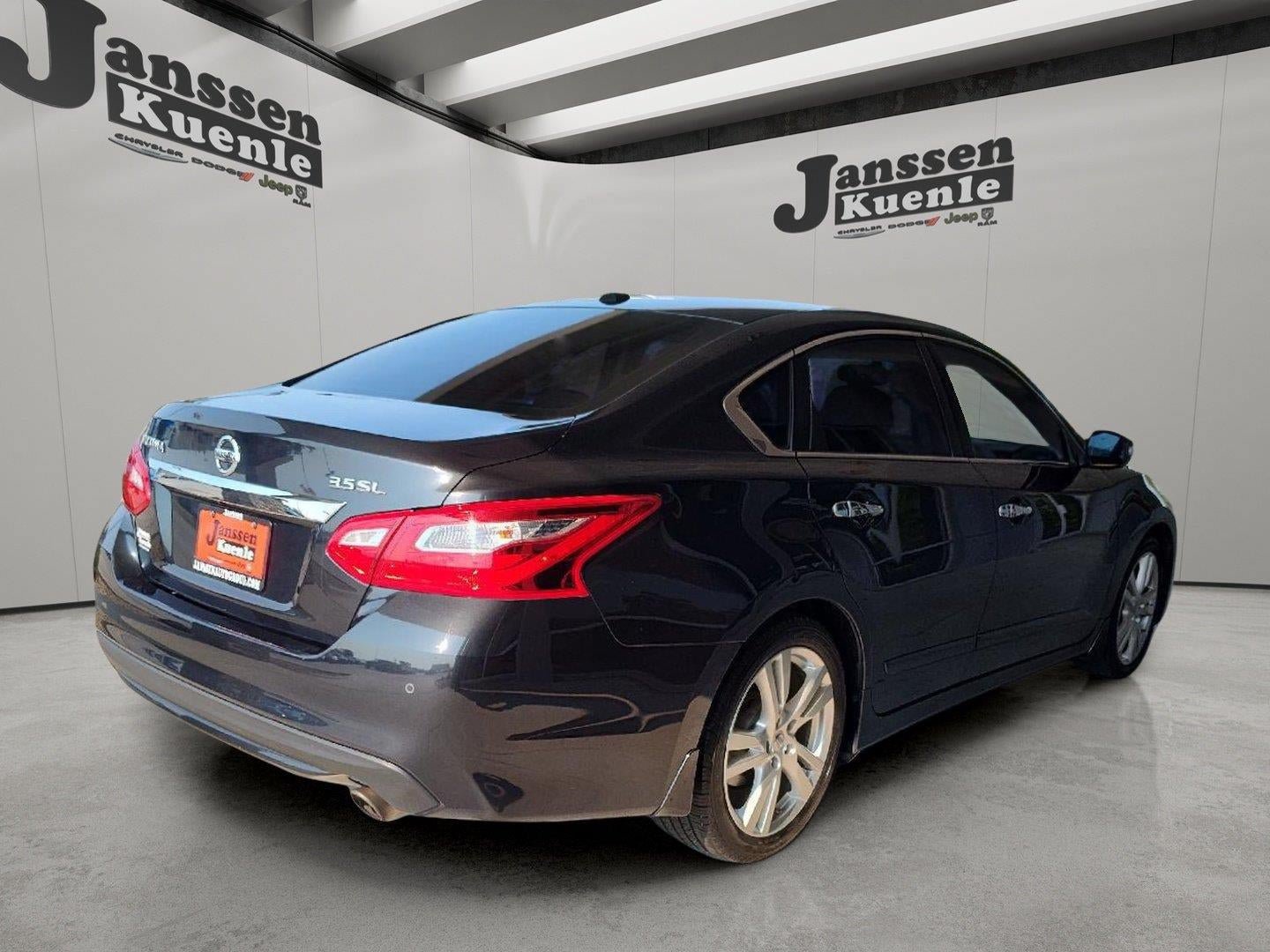 Used 2016 Nissan Altima 3.5 SL FWD image 3
