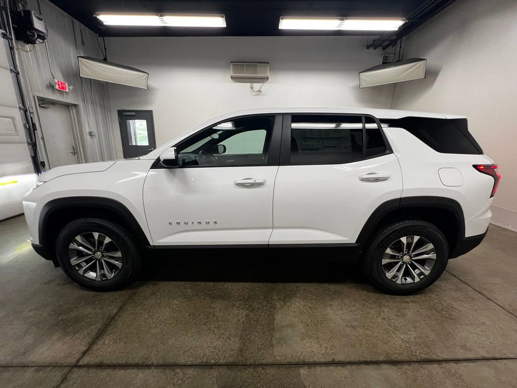 New 2026 Chevrolet Equinox LT w/ Convenience Package II AWD/4WD image 6