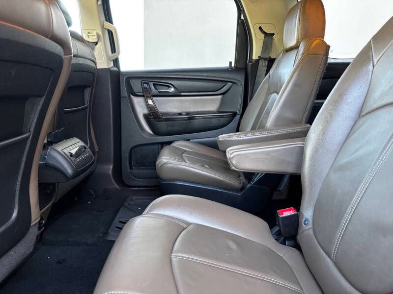 Used 2016 GMC Acadia SLT image 13