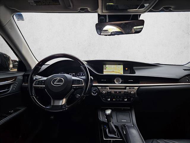 Used 2017 Lexus ES 300h w/ Navigation System Package FWD image 13