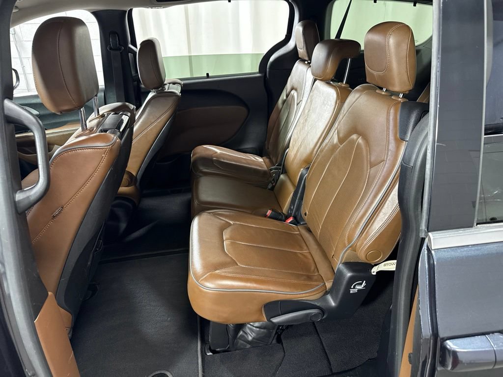 Used 2019 Chrysler Pacifica Limited w/ Advanced Safetytec Group FWD image 22