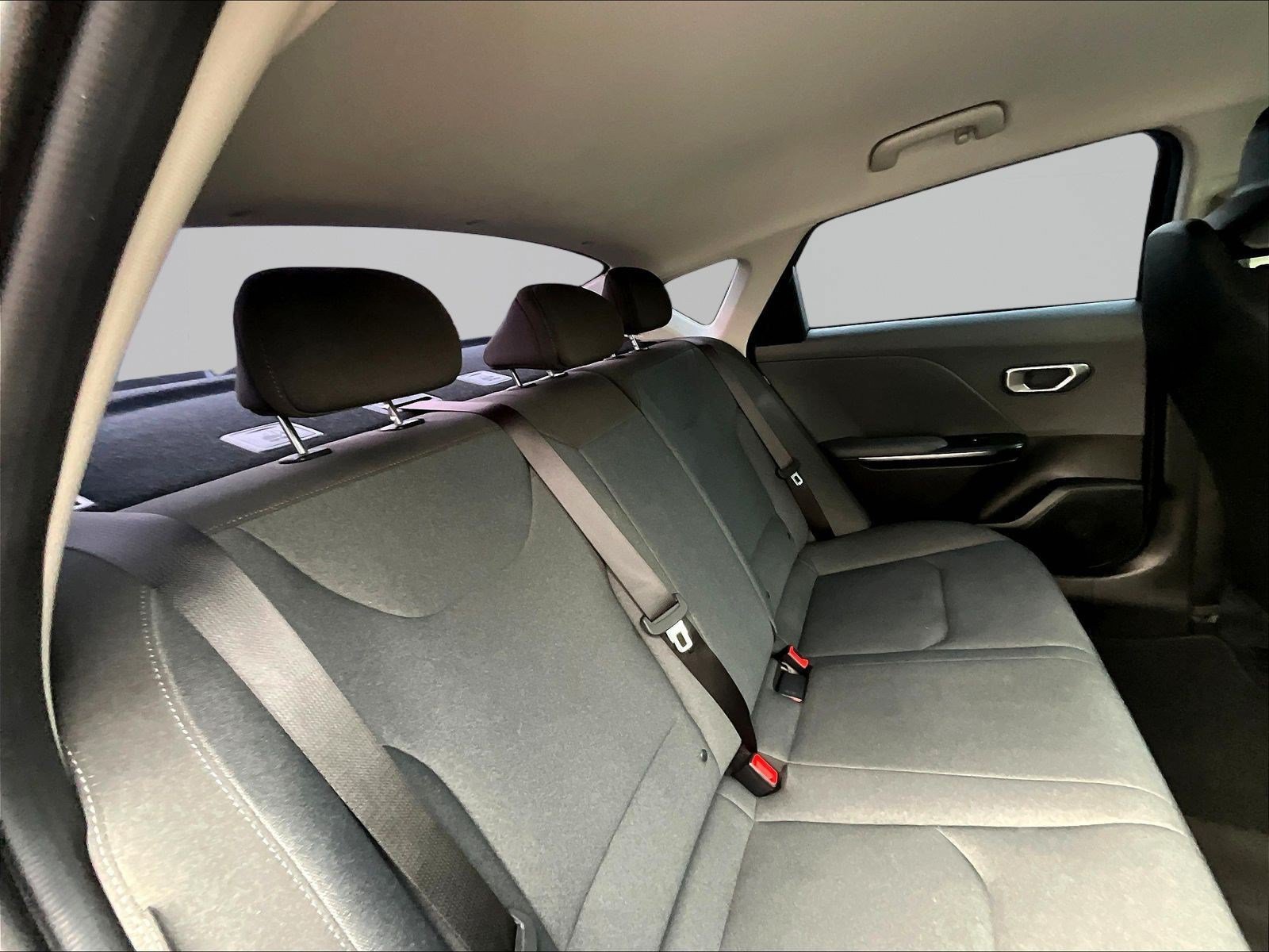 Used 2025 Kia K4 FWD image 25
