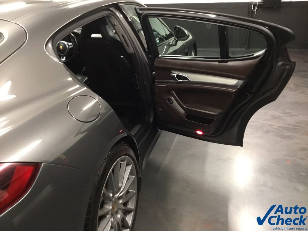 Used 2016 Porsche Panamera GTS image 35