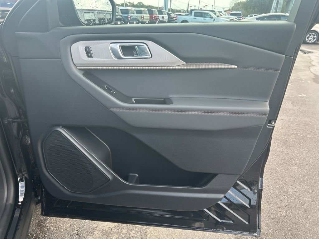 New 2025 Ford Explorer Active w/ Active Comfort Package image 30