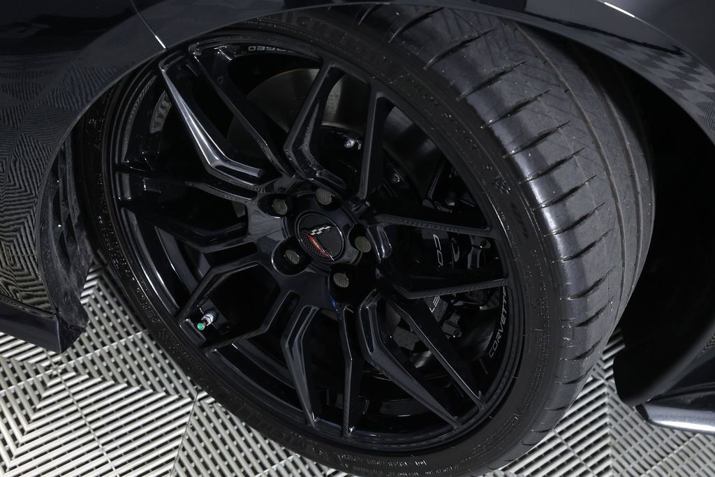 Used 2023 Chevrolet Corvette Z06 RWD image 16