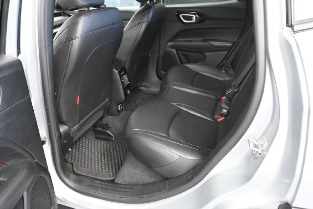 Used 2025 Jeep Compass Trailhawk AWD/4WD image 15