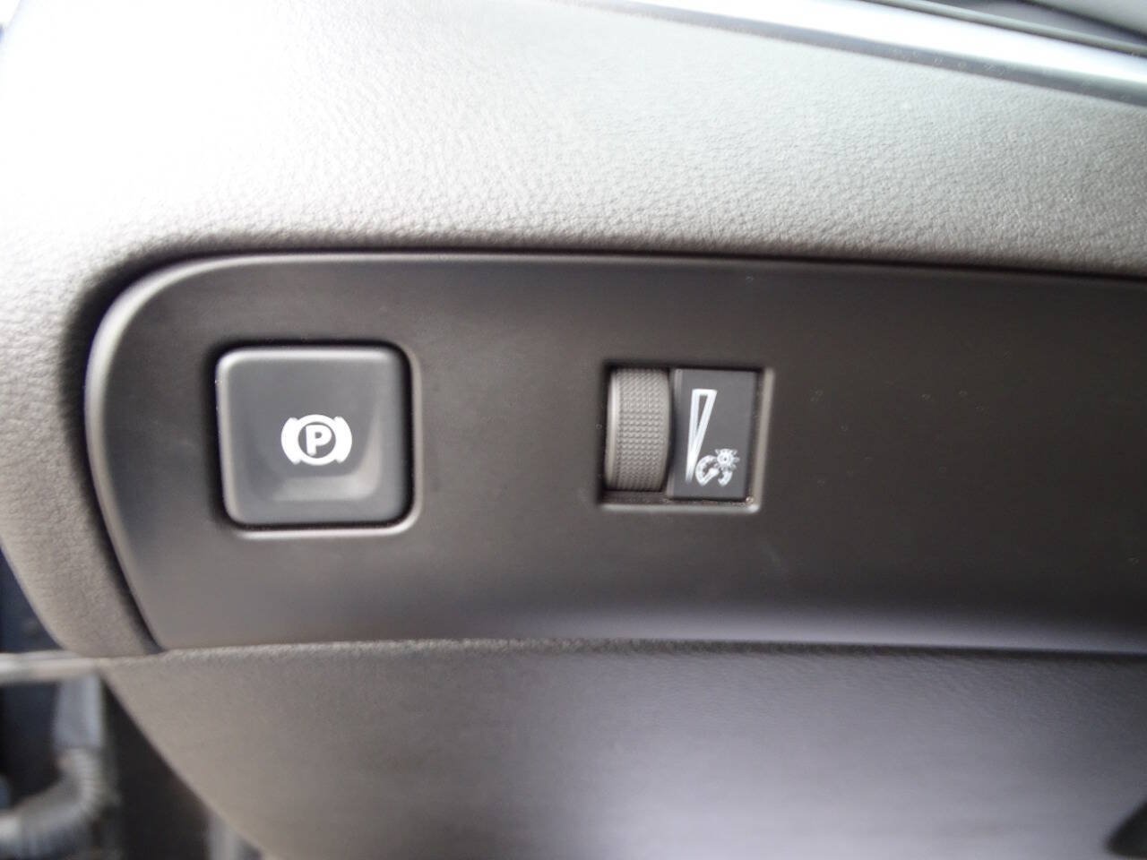 Used 2022 Buick Enclave AWD Essence w/ Sport Touring Edition image 19